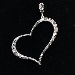 An Eye Catching  Heart Pendant